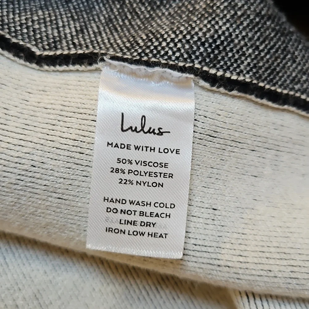 LULUS Heart Patterned Sweater - M